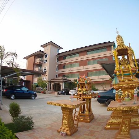 Baan Sanpoom Hotel Phitsanulok Ngoại thất bức ảnh