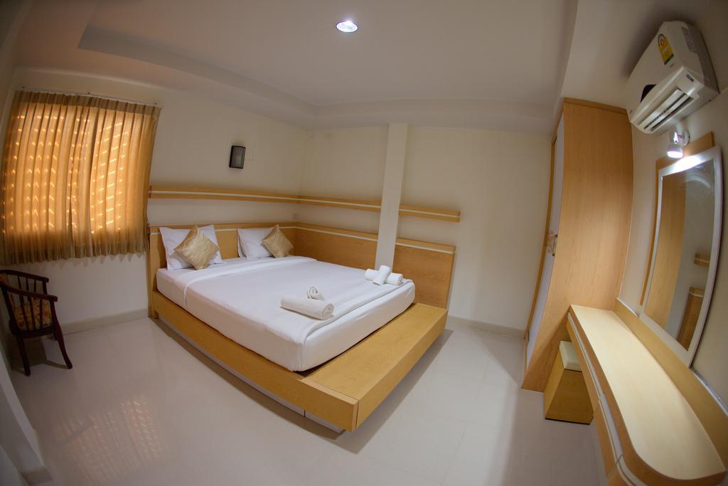 Baan Sanpoom Hotel Phitsanulok Ngoại thất bức ảnh